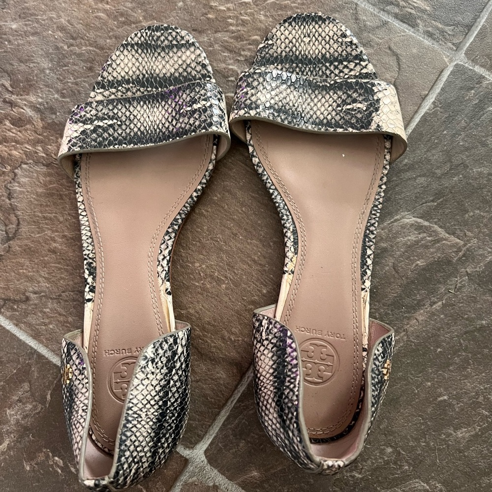 Tory Burch Open Toe Flats!🐍✨